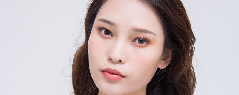 粉底液怎么用不會(huì)卡粉 粉底液怎么用不會(huì)卡粉