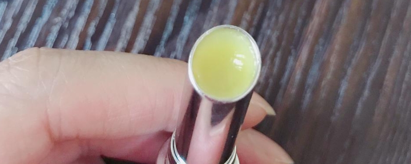 口紅用到最后還剩一小截出不來怎么辦 口紅用到最后還剩一小截出不來怎么辦