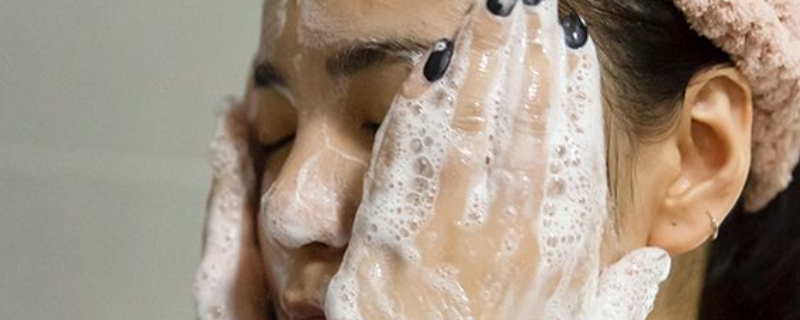 氨基酸洗面奶能洗干凈防曬嗎 氨基酸洗面奶能洗干凈防曬嗎