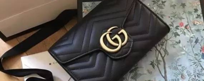 兩個cc反過來是什么牌子包包 兩個cc反過來是什么牌子包包