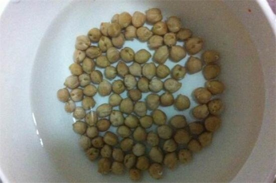 芡實怎么煮爛，清水浸泡文火溫煮即可