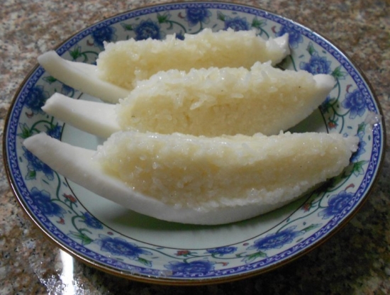 椰子的做法及挑選：椰子肉多的手感較重，汁液多的手感較輕